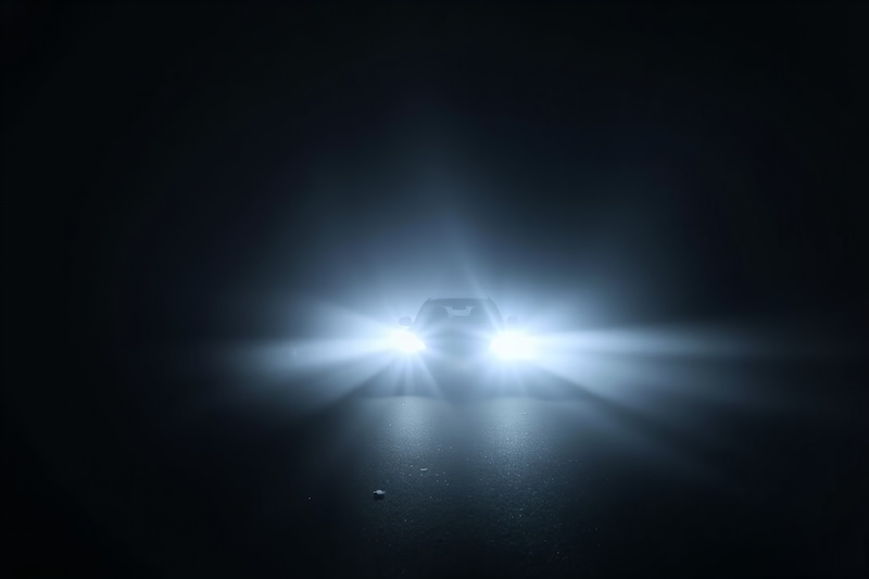 Strålkastare i mörker